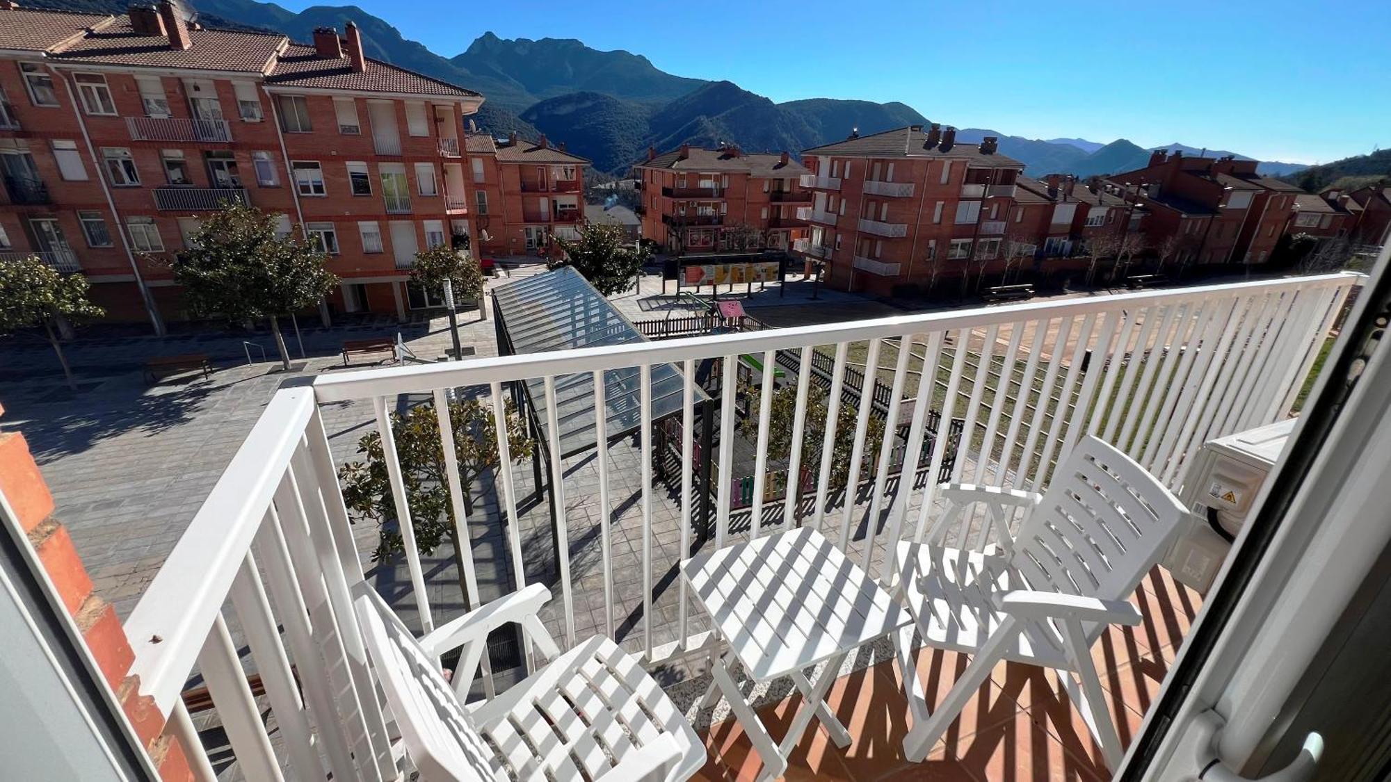 Apartament Acollidor Al Bergueda 6P Sant Jordi de Cercs Eksteriør billede